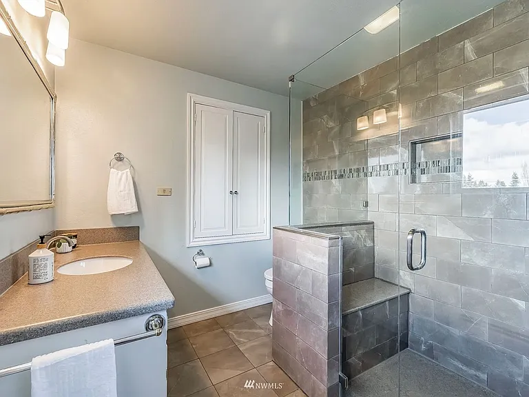 233 SW 189th Pl — Photo 16