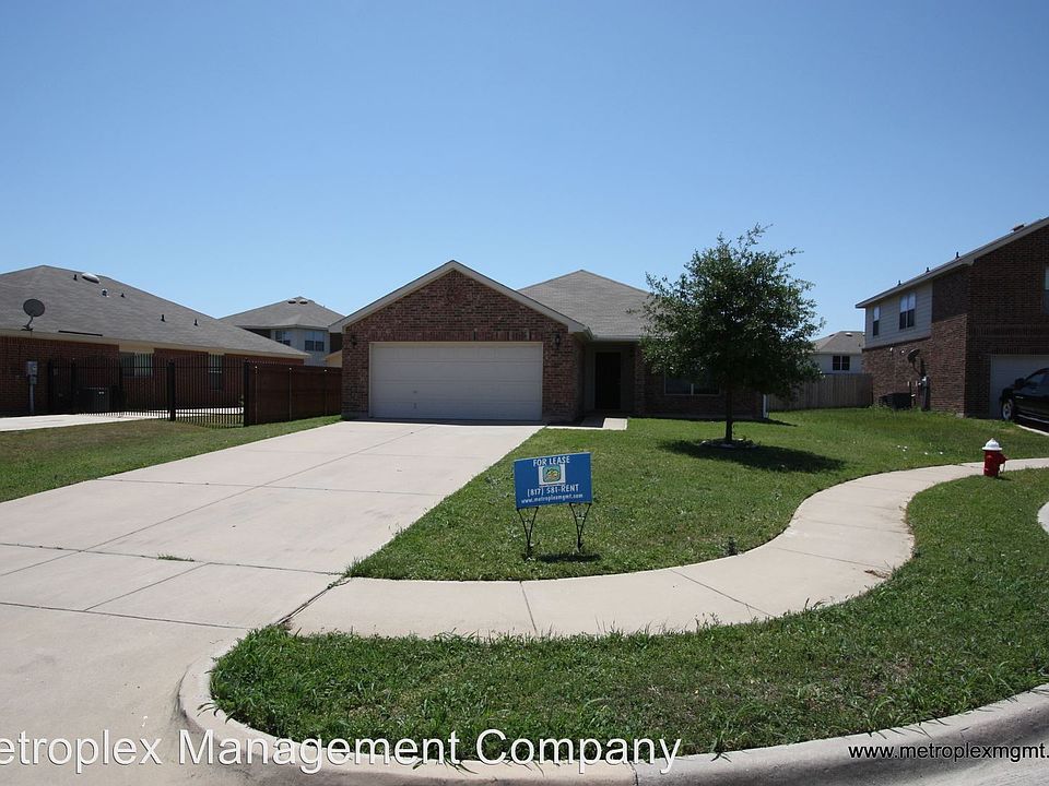 1st image of 1004 Finch Cir