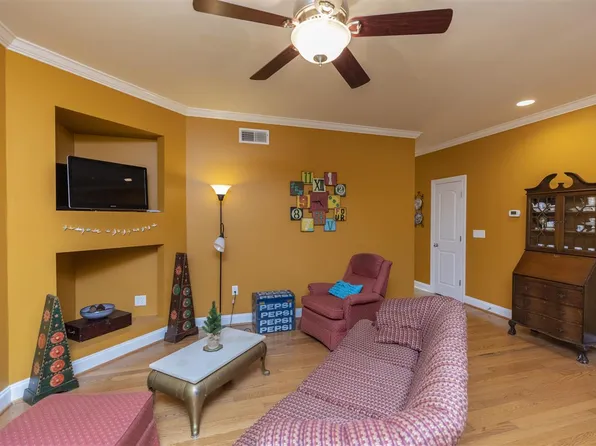 729 Bloch St, Montevallo, AL 35115