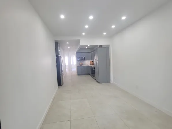 2041 Strauss Street image 4 of 40