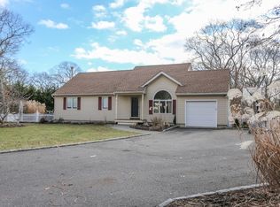 40 N Bay Ave, Eastport, NY 11941