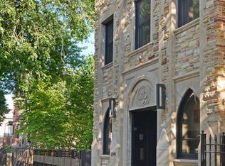 2041 W Dickens Ave, Chicago, IL 60647
