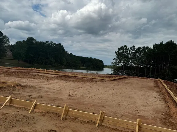 1720 Signature Ct, Hampton, GA 30228