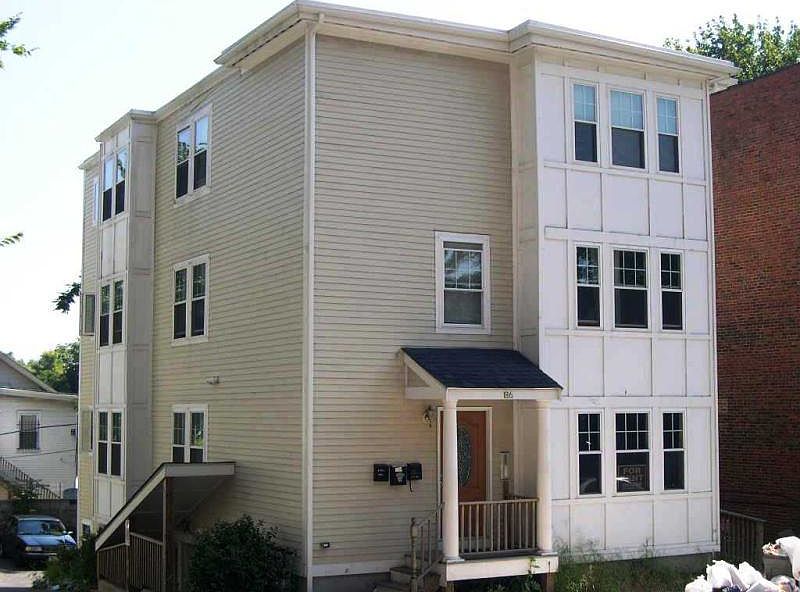 1st image of 186 Adams St #3