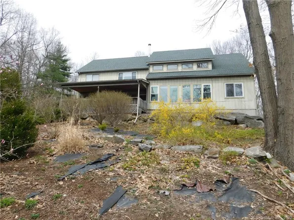 27 Vidich Lane, Naugatuck, CT 06770