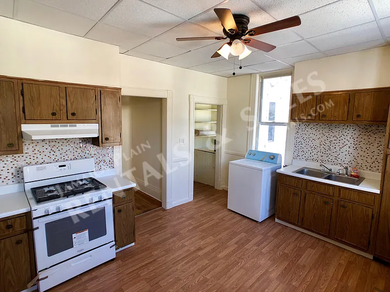 47 Custer St #2 — Photo 1