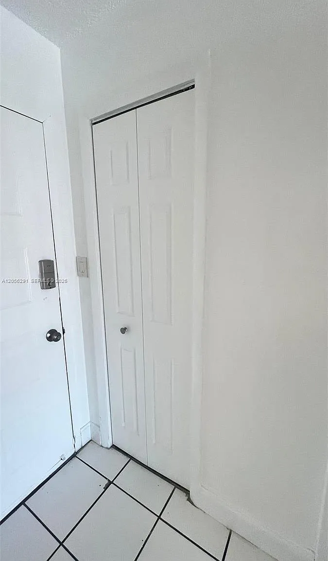 Coral Gate West Condo — Photo 2