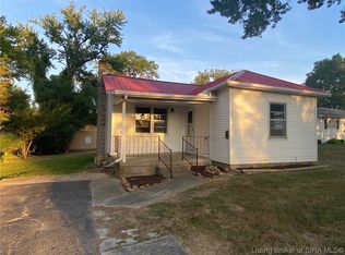 414 Oak St, Sellersburg, IN 47172