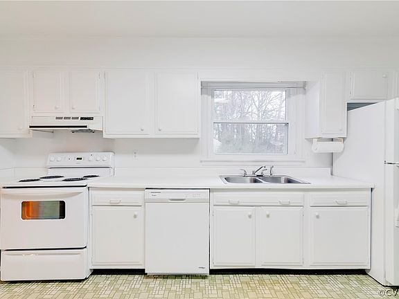 4th image of 4431 Okehampton Dr