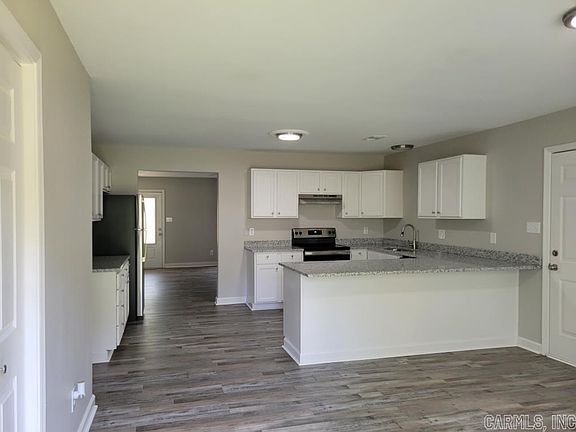 2nd image of 33 Oaken Trl