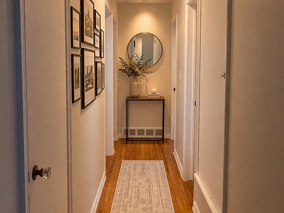 3rd image of 1015 Dartmoor Ave