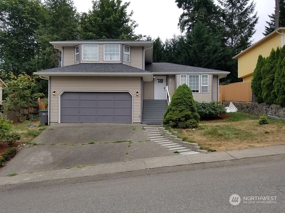 1st image of 943 NE Winston Drive