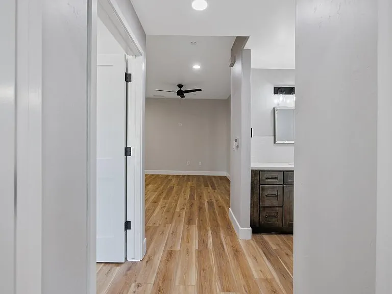 147 S K St #202 — Photo 9