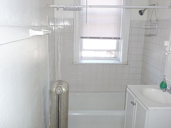 5th image of 2443 W Diversey Ave #3