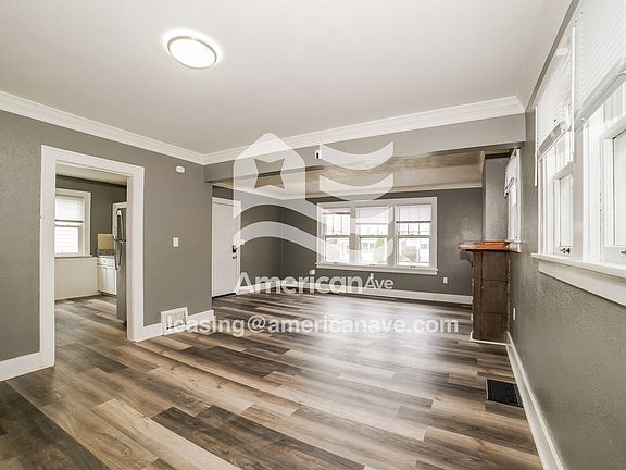 1346883_004_wm_-_living_room_13347678.jpg