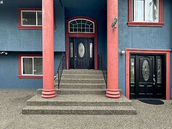 2nd image of 605 NW 116th St