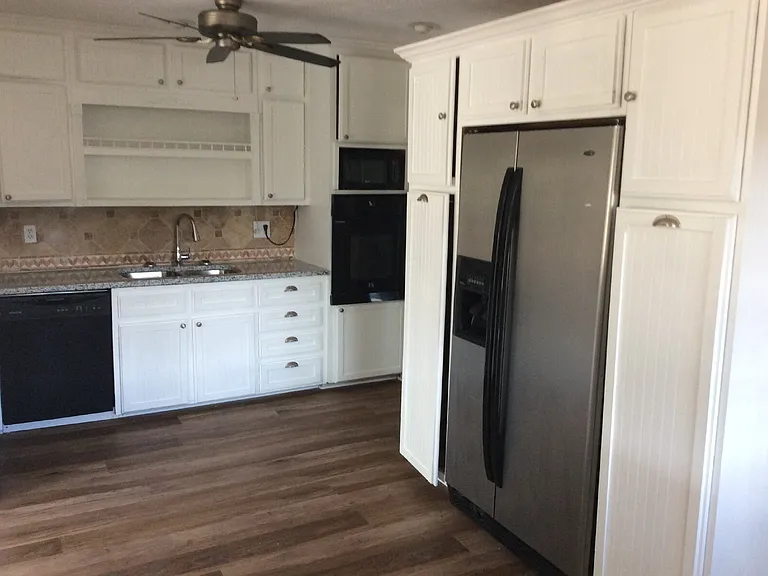 80 Homestead Pl — Photo 2