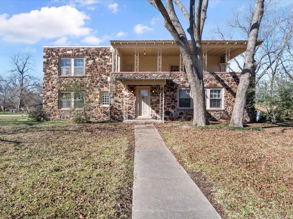 201 N 4th St, Wortham, TX 76693