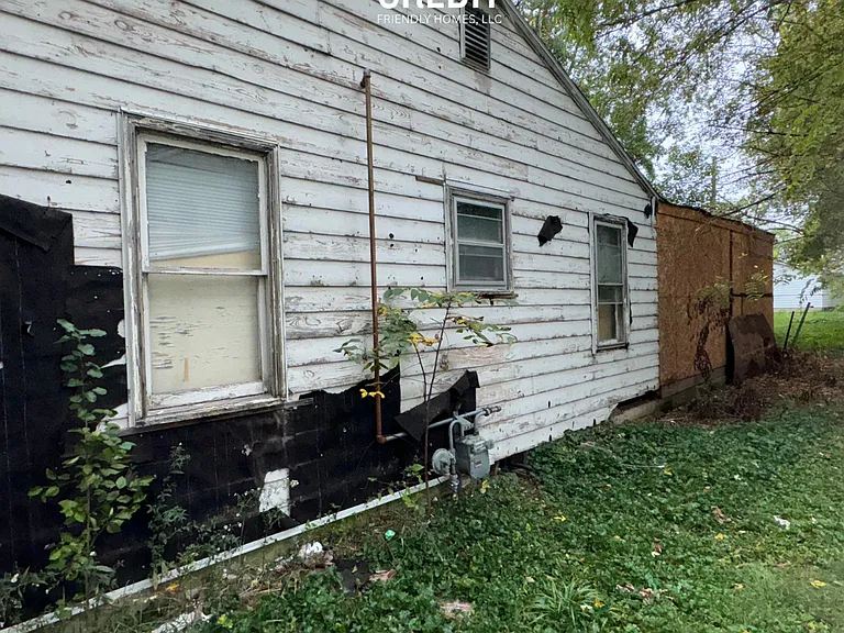 1637 W Cushing St — Photo 8