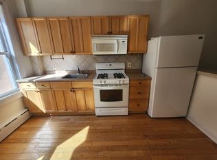 310 Powers St APT 3R, Brooklyn, NY 11211