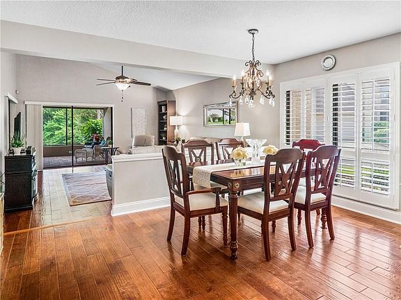 5th image of 4221 Hartwood Ln #1307