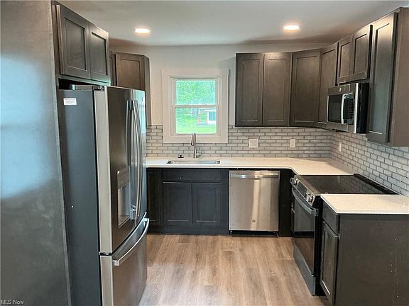 3rd image of 3659 Brainard Rd