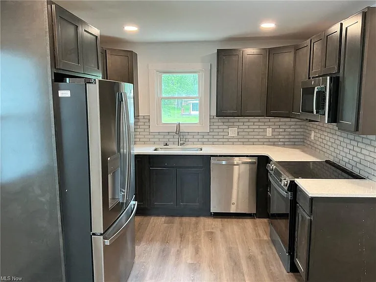 3659 Brainard Rd — Photo 3