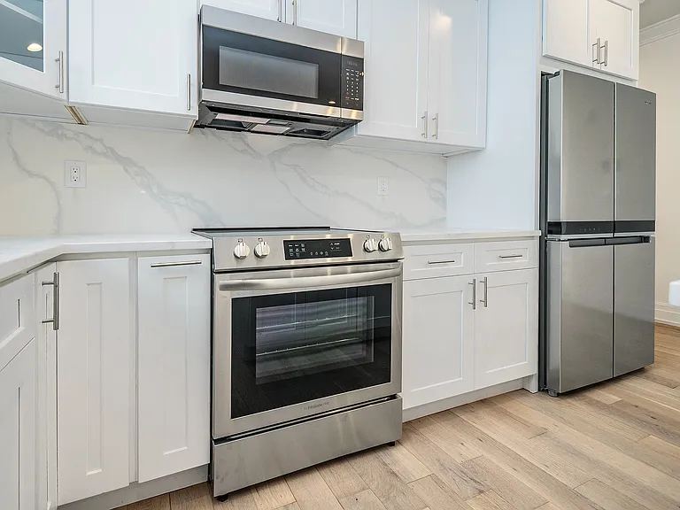 22 Sagamore Hill Dr — Photo 13
