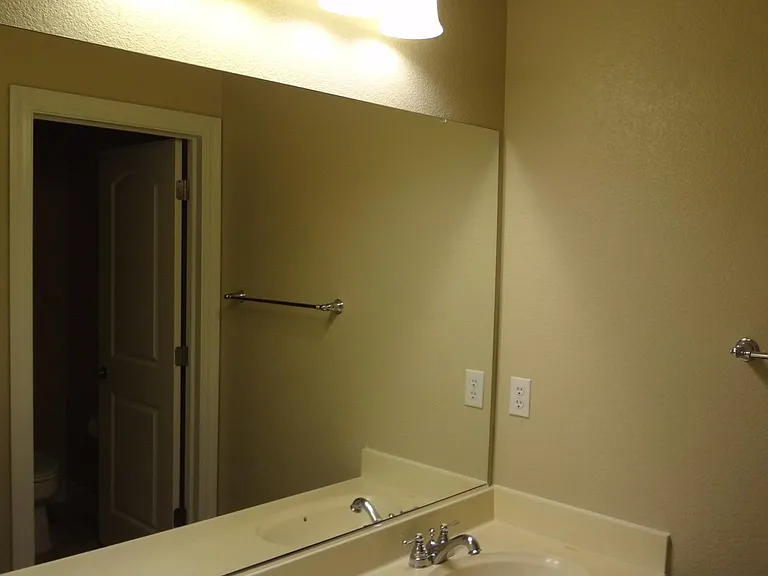 1123 Montague Ln — Photo 34