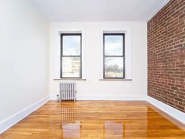 21-54 Crescent Street 1A image 2 of 11