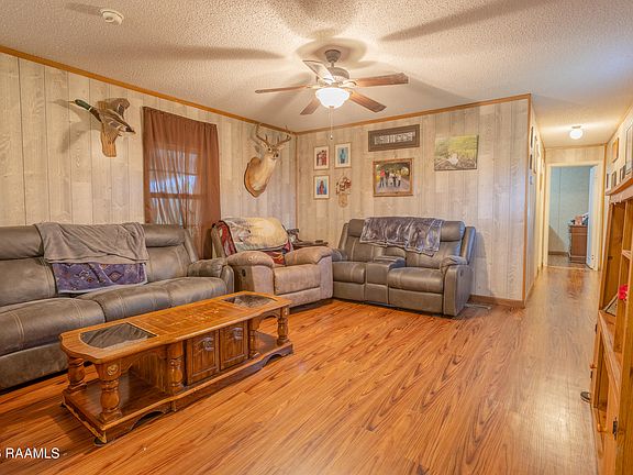 5th image of 723 Hebert Rd