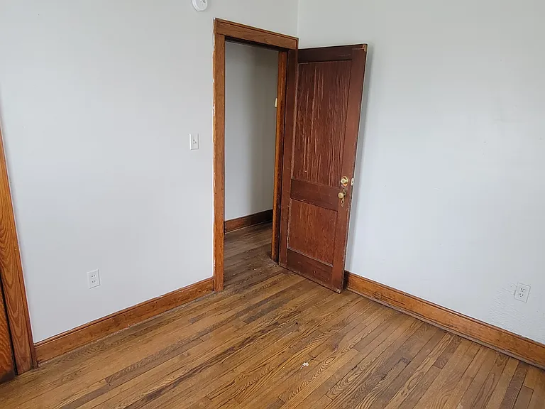 117 S Monroe Ave — Photo 5