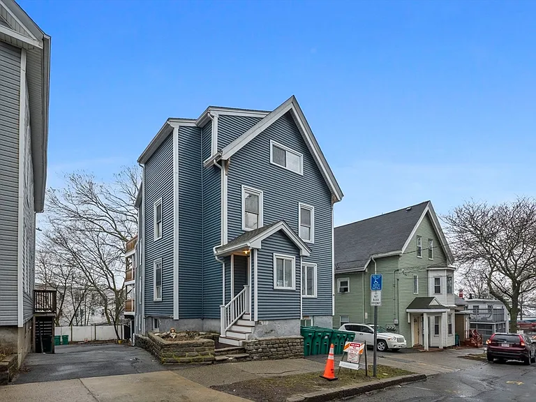 Tudor St — Photo 2