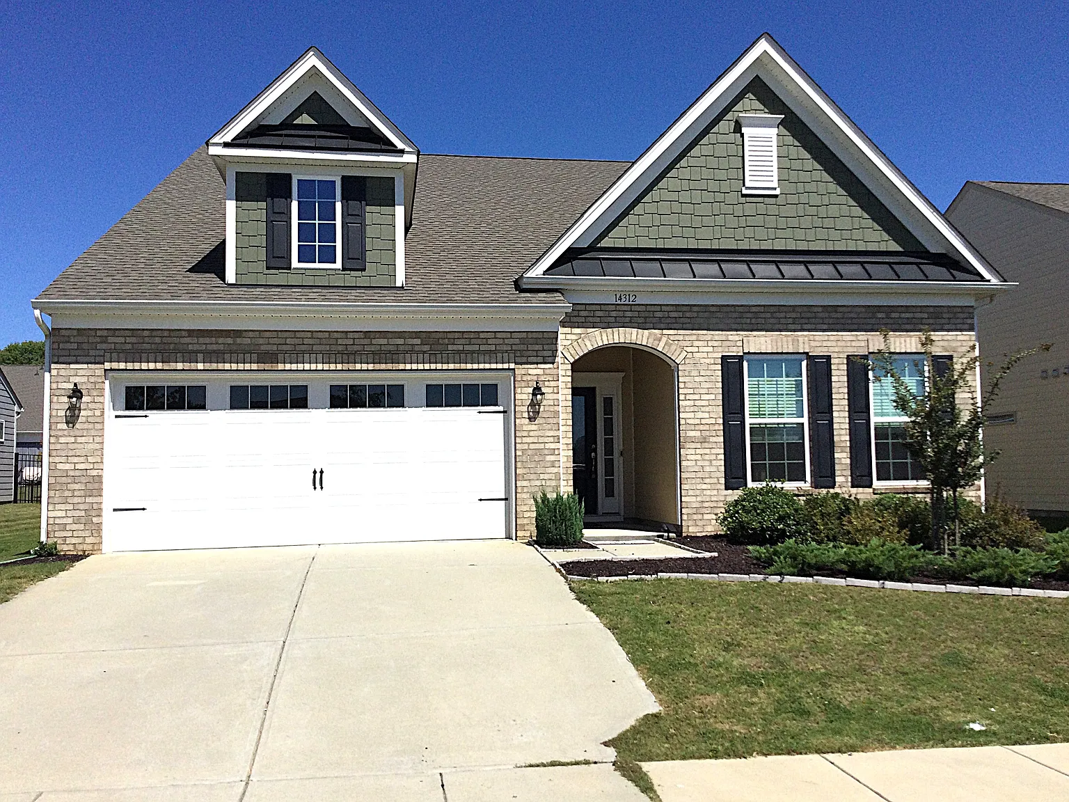 4 bed, 3.0 bath, 2762 sqft, $2,935 — Photo 1