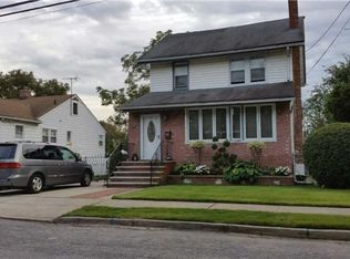 30 Crowell Pl, Valley Stream, NY 11580