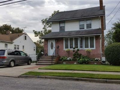 30 Crowell Pl, Valley Stream, NY, 11580