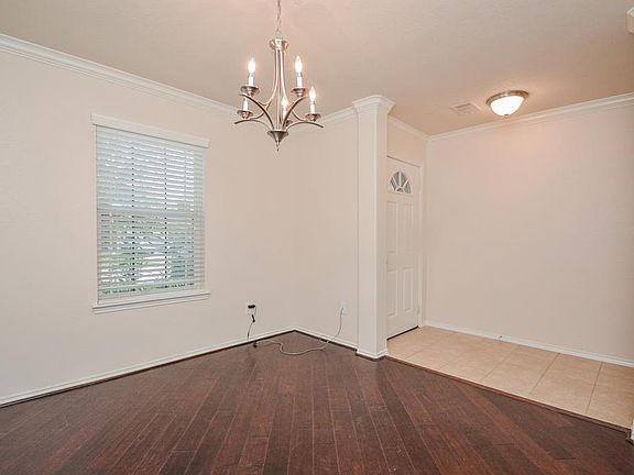 3rd image of 9715 Arched Oak Dr