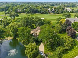 12 S Wynstone Dr, North Barrington, IL