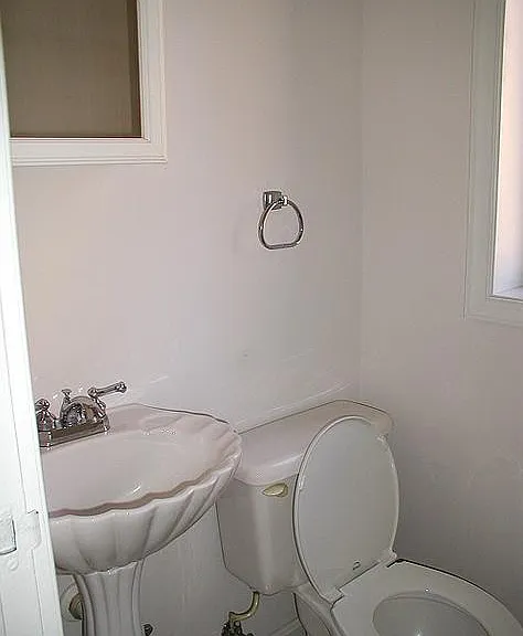Shannon Ave — Photo 16