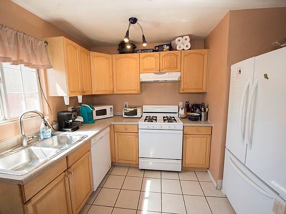4th image of 1261 S 39th St
