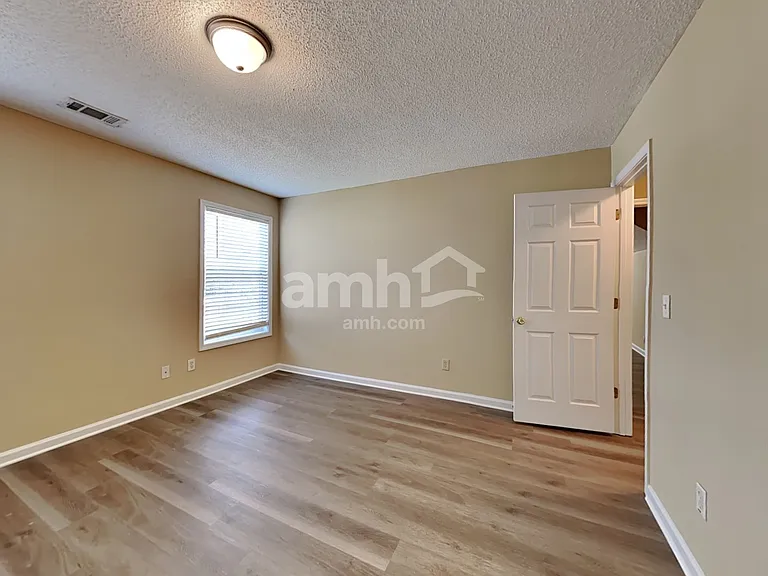 447 The Gables Dr — Photo 16