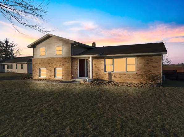 107 W Douglas St, Carlock, IL 61725