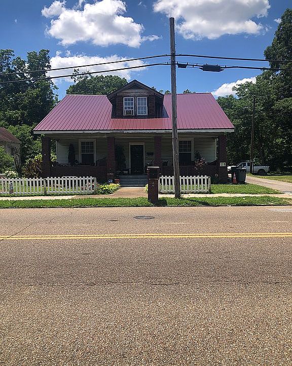 1st image of 441 N Hays Ave