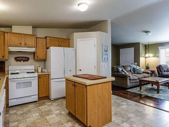 4th image of 170 Palm Dr
