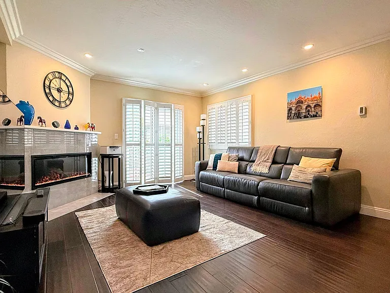 430 Lassen St #6 — Photo 6