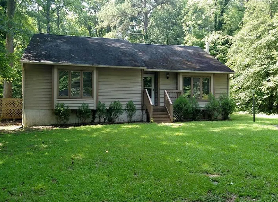 809 Hilltop Cir #HOUSE