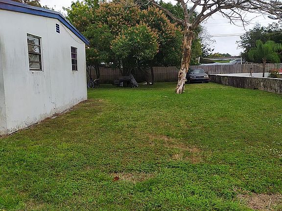 4th image of 1140 NW 19th Ave