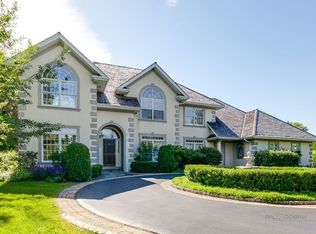 1040 Sir William Ln, Lake Forest, IL 60045