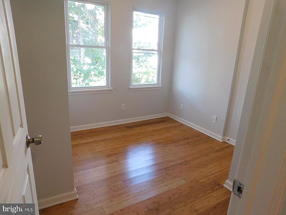 4th image of 3114 N Carlisle St