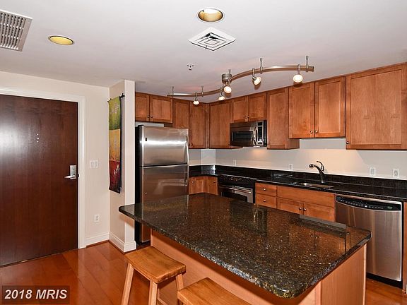 3rd image of 1020 N Highland St Unit 509